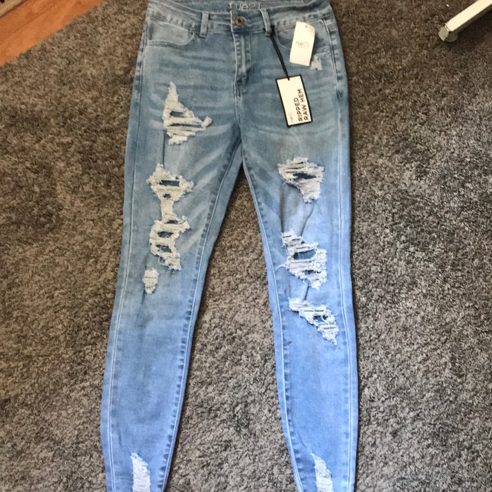 light washed ripped skinny jeans